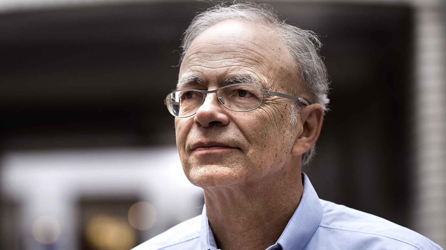 Peter Singer